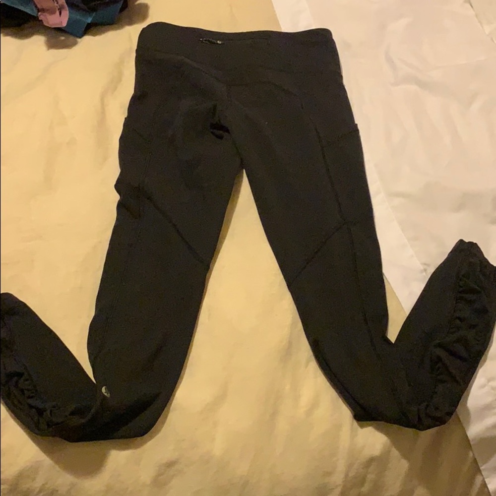 SIZE 4 LULULEMON LEGGINGS
